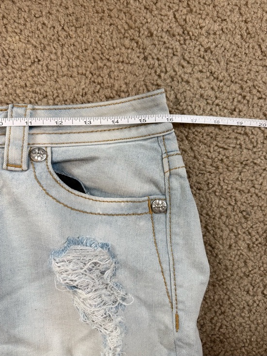 Miss Me Light and Wash Distressed Denim Shorts - Mid rise mid short - Size 29/32 - Picture 6 of 9